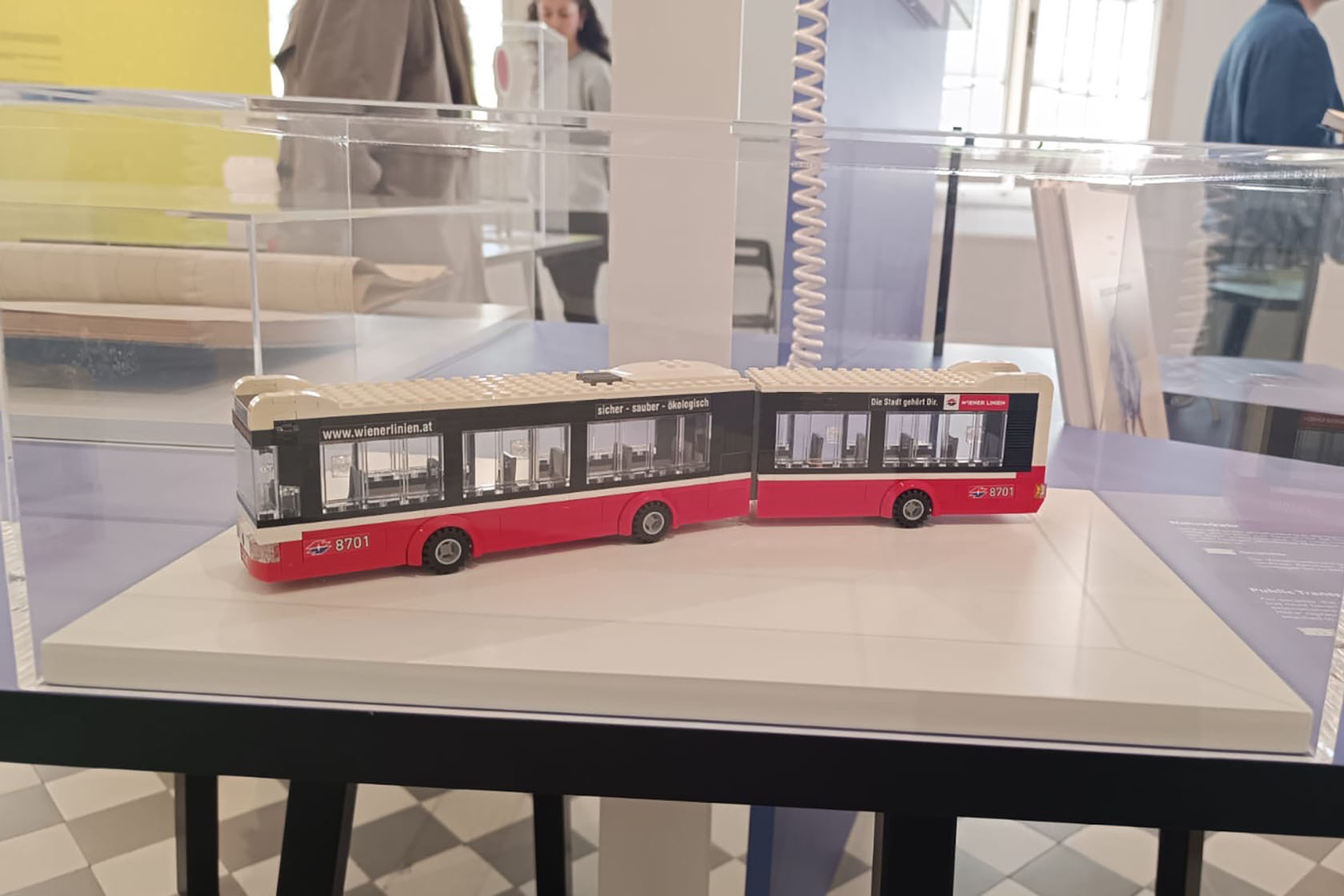 Bus